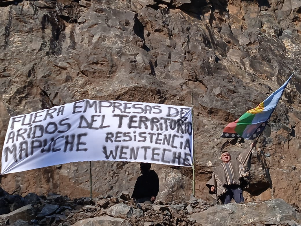 Huentequeche se movilizaron a las orillas del Cautin lewfu en Leftrarrv (Lautaro), en contra de la destrucion de la flora y fauna nativa, causada por  las empresas forestales y de extracion de ripio.